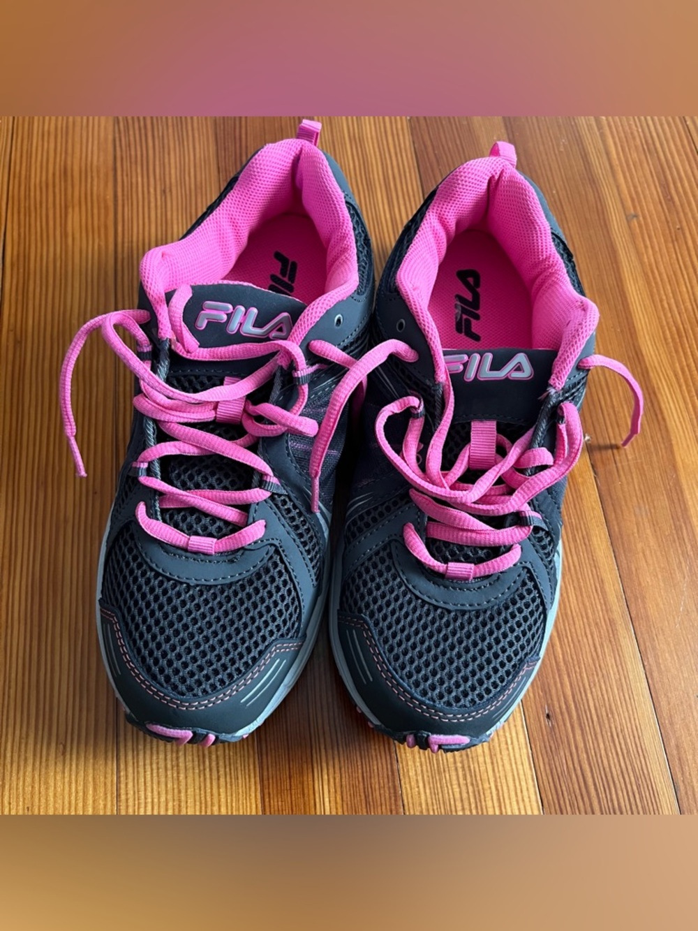 FILA running Walking Shoe New No Tags PINK GRAY grey Is Wmn 8.5 Normcore Preppy